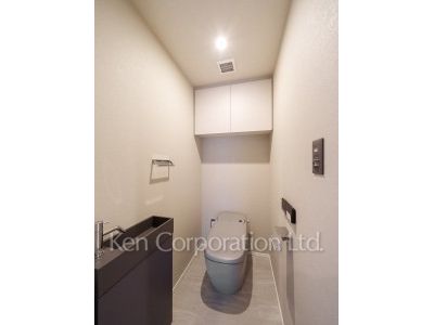 Lavatory ※Photo of the same layout on 2 floor. Decoration and fixture may differ.