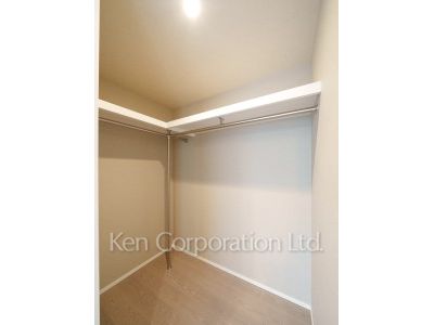Walk-In Closet ※Photo of the same layout on 2 floor. Decoration and fixture may differ.