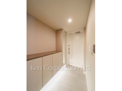 Entrance ※Photo of the same layout on 2 floor. Decoration and fixture may differ.