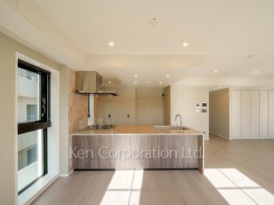Kitchen ※Photo of the same layout on 2 floor. Decoration and fixture may differ.
