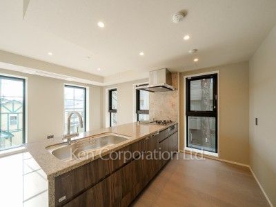 Kitchen ※Photo of the same layout on 2 floor. Decoration and fixture may differ.