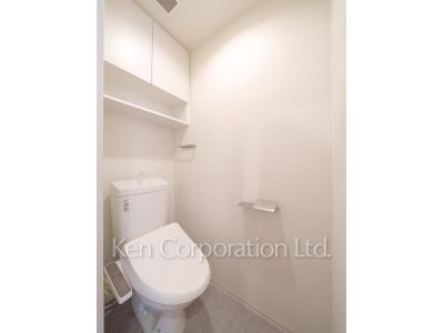 Lavatory ※Photo of the same layout on 3 floor. Decoration and fixture may differ.