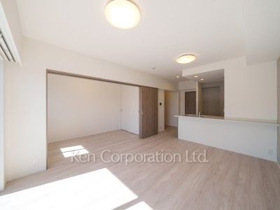 Living-Dining ※Photo of the same layout on 3 floor. Decoration and fixture may differ.
