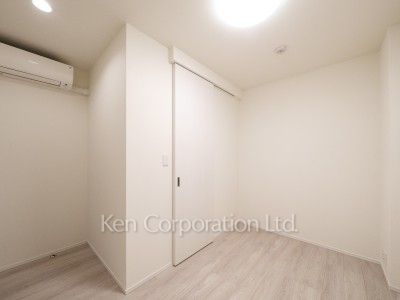 Service Room (Extra room space) ※Photo of the same layout on 3 floor. Decoration and fixture may differ.