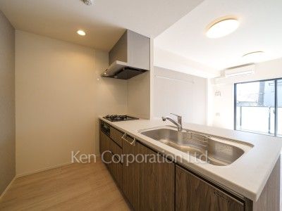 Kitchen ※Photo of the same layout on 3 floor. Decoration and fixture may differ.