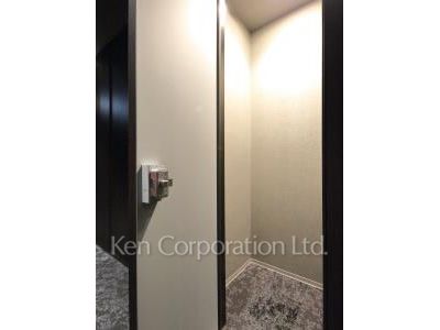 Closet ※Photo of the same layout on 34 floor. Decoration and fixture may differ.
