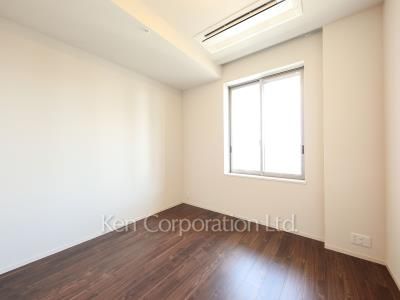 Bedroom ※Photo of the same layout on 34 floor. Decoration and fixture may differ.
