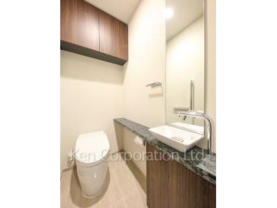 Lavatory ※Photo of the same layout on 34 floor. Decoration and fixture may differ.