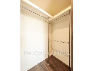 Closet ※Photo of the same layout on 34 floor. Decoration and fixture may differ.