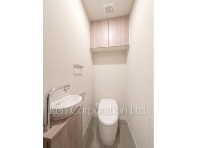 Lavatory ※Photo of the same layout on 19 floor. Decoration and fixture may differ.