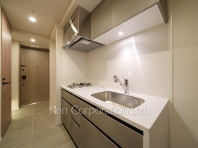 Kitchen ※Photo of the same layout on 19 floor. Decoration and fixture may differ.