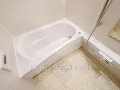 Bath ※Photo of the same layout on 19 floor. Decoration and fixture may differ.