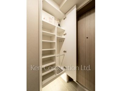 Shoes Closet