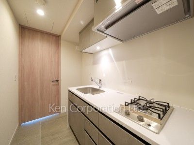 Kitchen ※Photo of the same layout on 19 floor. Decoration and fixture may differ.