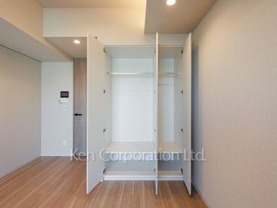 Closet ※Photo of the same layout on 19 floor. Decoration and fixture may differ.