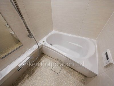 Bath ※Photo of the same layout on 19 floor. Decoration and fixture may differ.