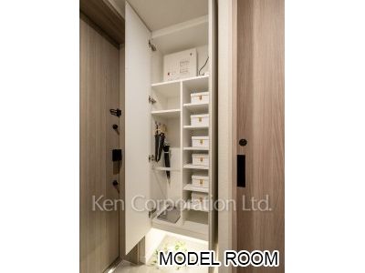 Shoes Closet Closet ※Model room ※Photo of the same layout on 23 floor. Decoration and fixture may differ.