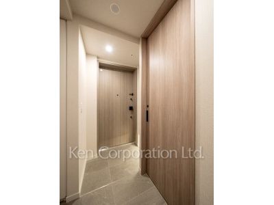 Entrance ※Photo of the same layout on 23 floor. Decoration and fixture may differ.