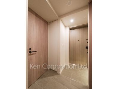 Entrance ※Photo of the same layout on 23 floor. Decoration and fixture may differ.