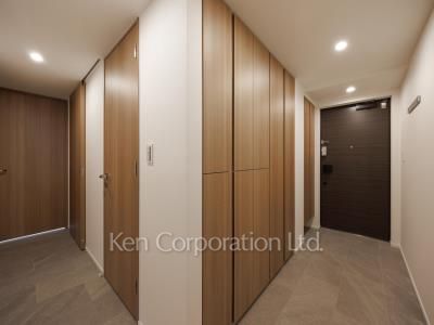 Entrance ※Photo of the same layout on 7 floor. Decoration and fixture may differ.