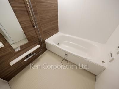 Bath ※Photo of the same layout on 7 floor. Decoration and fixture may differ.