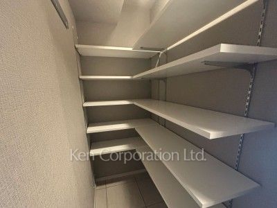 Closet ※Photo of the same layout on 5 floor. Decoration and fixture may differ.