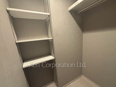 Closet ※Photo of the same layout on 5 floor. Decoration and fixture may differ.