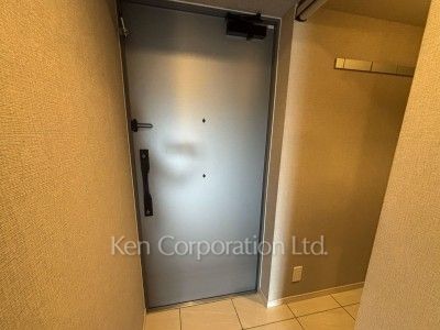 Entrance ※Photo of the same layout on 5 floor. Decoration and fixture may differ.
