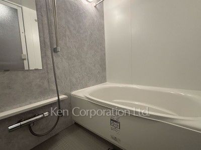 Bath ※Photo of the same layout on 5 floor. Decoration and fixture may differ.