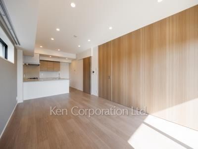 Living-Dining ※Photo of the same layout on 7 floor. Decoration and fixture may differ.