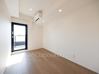 Bedroom ※Photo of the same layout on 7 floor. Decoration and fixture may differ.