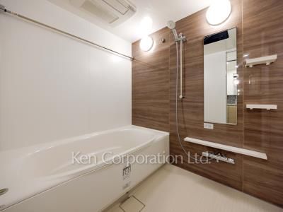 Bath ※Photo of the same layout on 7 floor. Decoration and fixture may differ.