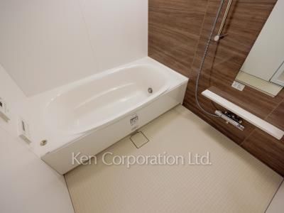Bath ※Photo of the same layout on 7 floor. Decoration and fixture may differ.