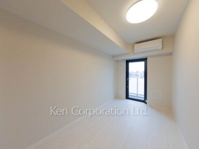 Bedroom ※Photo of the same layout on 4 floor. Decoration and fixture may differ.