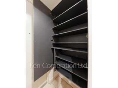 Shoes Closet