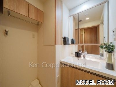 Powder Room ※Staged Unit