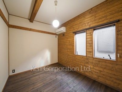 Service Room (Extra room space)