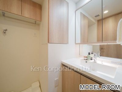 Powder Room ※Staged Unit