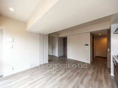 Living-Dining ※Photo of the same layout on 9 floor. Decoration and fixture may differ.