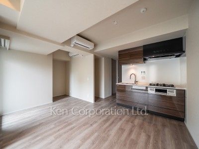 Living-Dining ※Photo of the same layout on 6 floor. Decoration and fixture may differ.