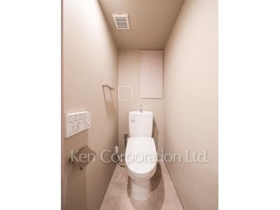 Lavatory ※Photo of the same layout on 6 floor. Decoration and fixture may differ.