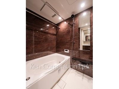Bath ※Photo of the same layout on 6 floor. Decoration and fixture may differ.