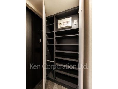 Shoes Closet ※Photo of the same layout on 9 floor. Decoration and fixture may differ.