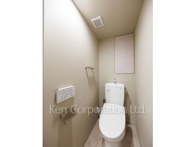 Lavatory ※Photo of the same layout on 9 floor. Decoration and fixture may differ.
