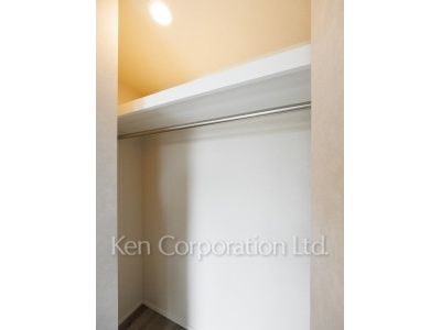 Closet ※Photo of the same layout on 11 floor. Decoration and fixture may differ.