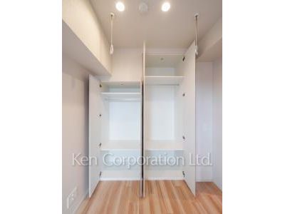 Closet ※Photo of the same layout on 8 floor. Decoration and fixture may differ.