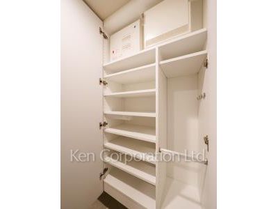 Shoes Closet