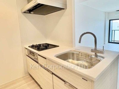 Kitchen ※Photo of the same layout on 5 floor. Decoration and fixture may differ.