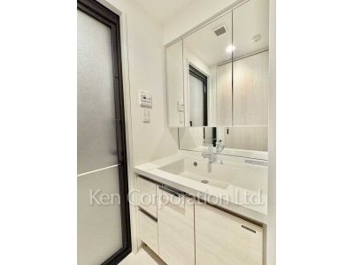 Powder Room ※Photo of the same layout on 5 floor. Decoration and fixture may differ.