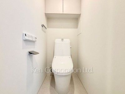 Lavatory ※Photo of the same layout on 4 floor. Decoration and fixture may differ.